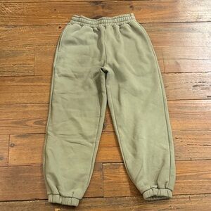 Comfrt olive green joggers